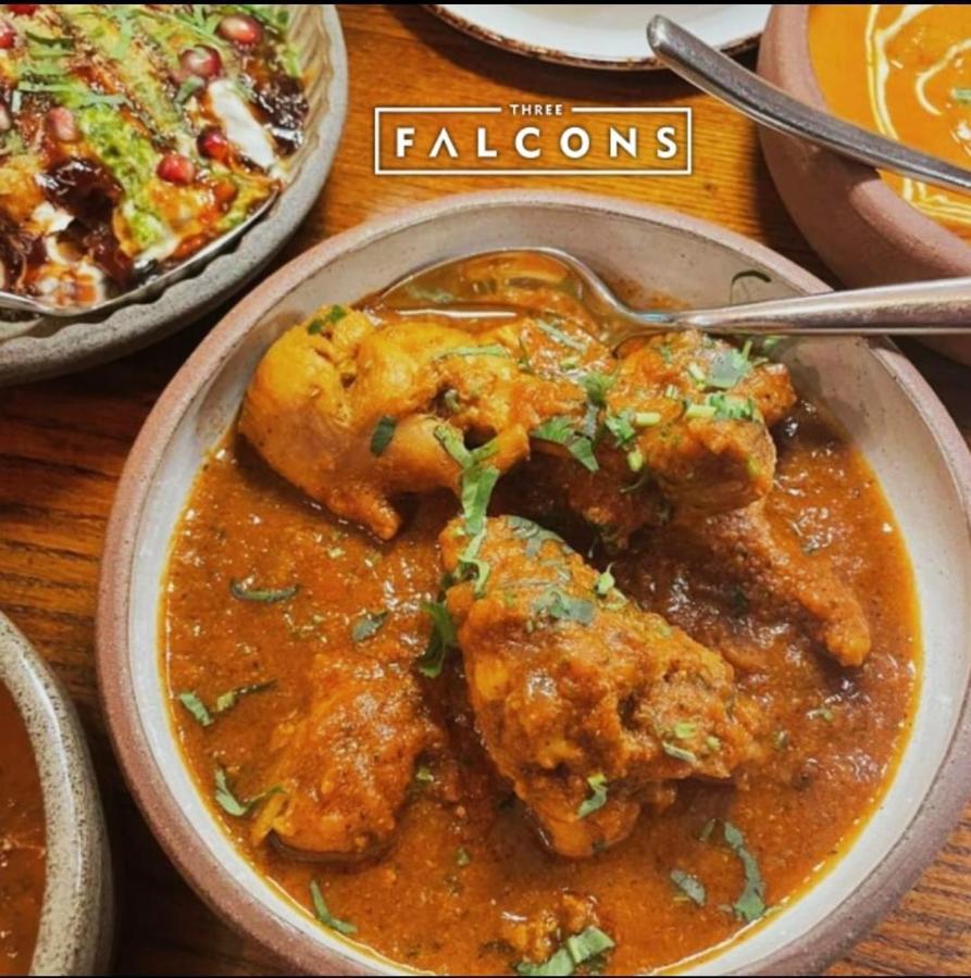 Three Falcons 런던 외부 사진